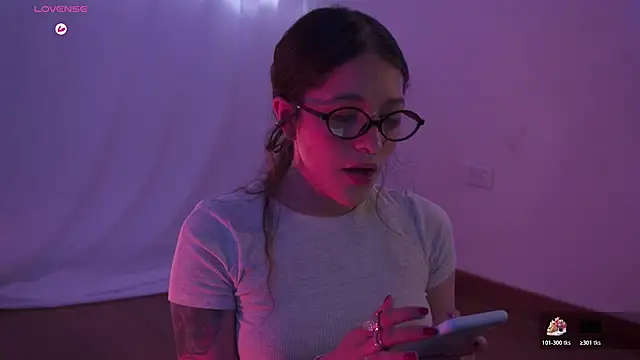 HannaMoom online show from October 21, 2025, 9:15 pm