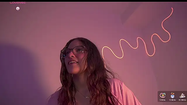 HannaMoom online show from January 7, 2026, 3:03 pm