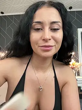 EmyLaveau online show from February 8, 2025, 6:01 am