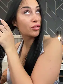 EmyLaveau online show from February 11, 2025, 5:37 am