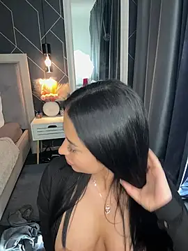 EmyLaveau online show from March 13, 2025, 1:07 pm