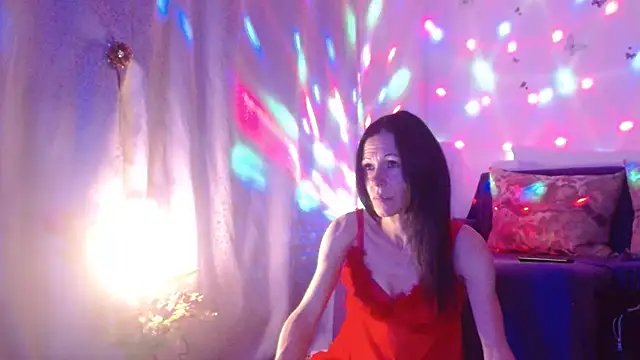 ElysaSun online show from November 5, 2025, 8:31 pm