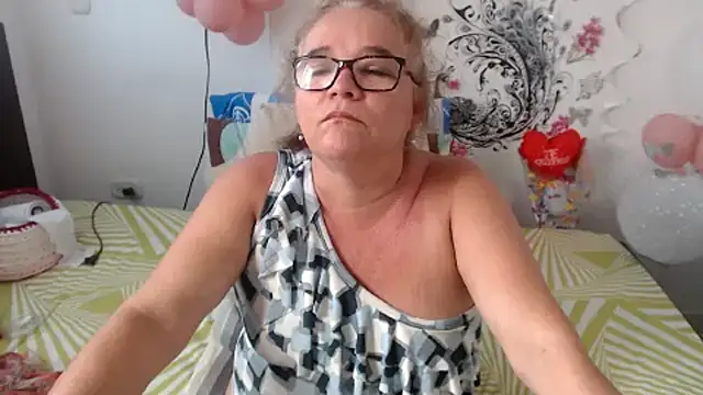 Snapshot of selenax2023 chatting on February 25, 2025, 2:00 pm selenax2023 online show from February 25, 2025, 2:00 pm