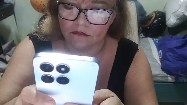 Snapshot of selenax2023 chatting on October 11, 2025, 5:11 pm selenax2023 online show from October 11, 2025, 5:11 pm