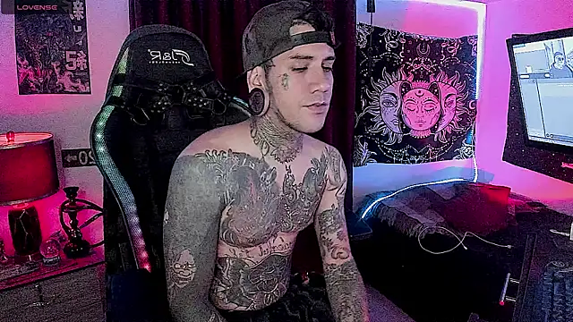 Snapshot of josh__ackerman chatting on December 30, 2024, 7:04 am josh ackerman online show from December 30, 2024, 7:04 am