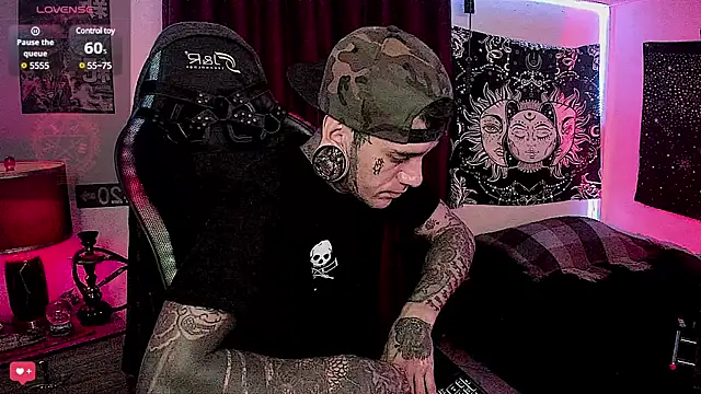 Snapshot of josh__ackerman chatting on January 2, 2025, 10:48 am josh ackerman online show from January 2, 2025, 10:48 am