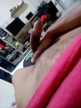 Snapshot of JamesQuaresma chatting on February 26, 2025, 12:05 am JamesQuaresma online show from February 26, 2025, 12:05 am