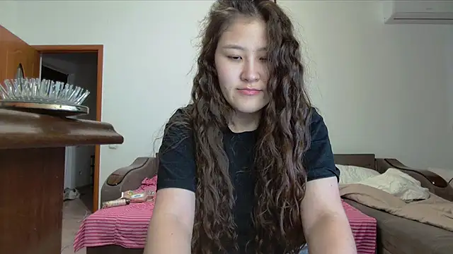 Snapshot of Riz_girl chatting on October 11, 2025, 12:15 pm Riz girl online show from October 11, 2025, 12:15 pm