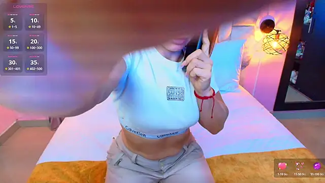 yulina xue online show from October 24, 2025, 10:06 pm