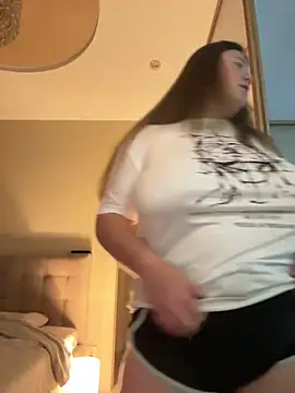 remirann  online show from December 24, 2024, 4:40 pm