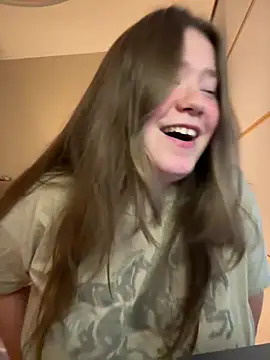 remirann  online show from January 10, 2025, 11:22 am