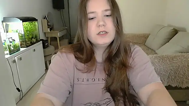 remirann  online show from February 26, 2025, 12:14 pm