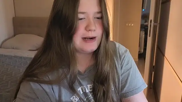 remirann  online show from October 20, 2025, 3:01 pm