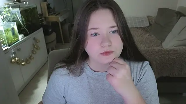 remirann  online show from March 10, 2026, 3:50 pm