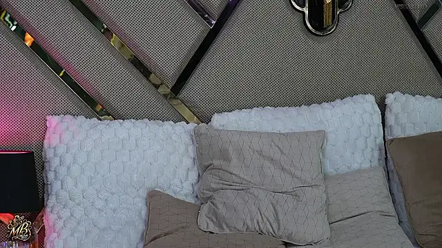 Snapshot of MishaBrizo chatting on February 3, 2026, 6:40 am MishaBrizo online show from February 3, 2026, 6:40 am