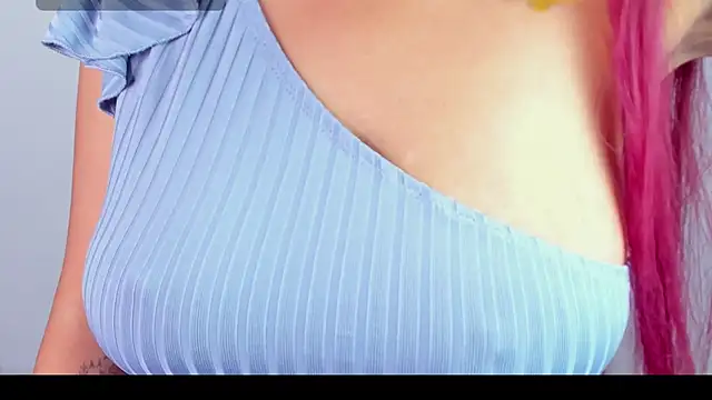 MaiaPetitte  online show from December 3, 2025, 12:40 am