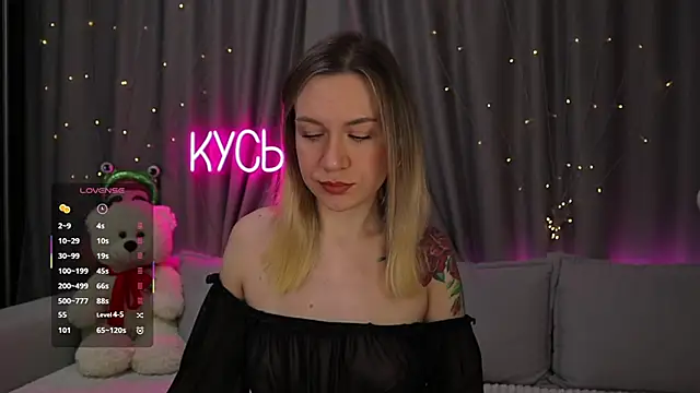  LadyMargo  online show from February 25, 2026, 10:41 pm