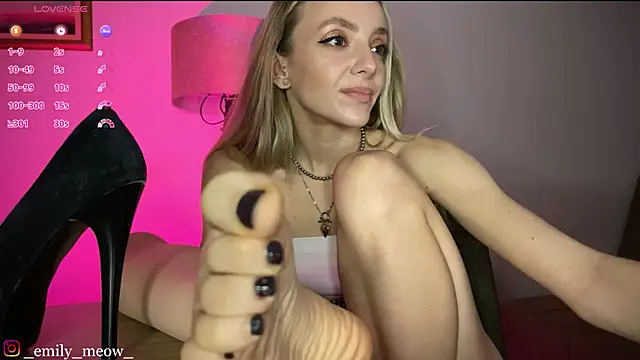  Emily Sweety  online show from January 28, 2025, 3:04 pm