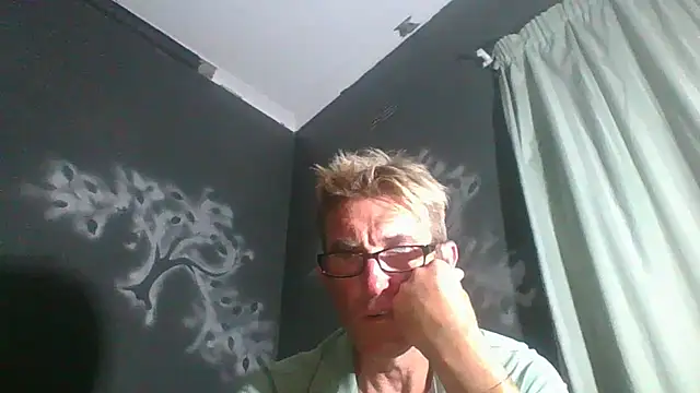 xykenrahxh online show from January 23, 2025, 10:11 pm