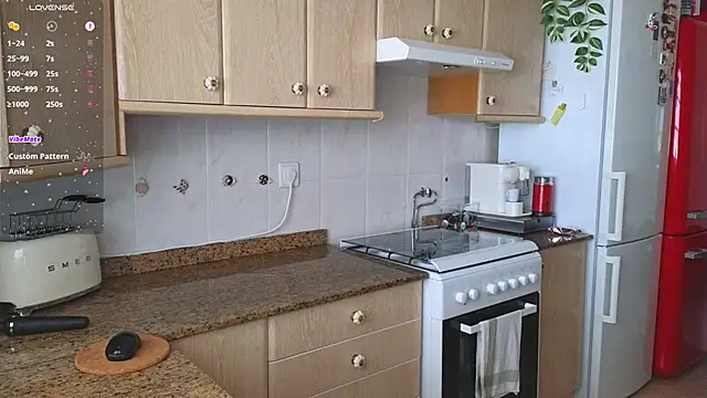 Lunamix online show from March 8, 2025, 9:39 am