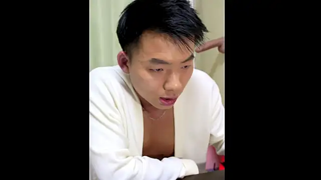 asiahot liam online show from January 23, 2025, 10:54 am