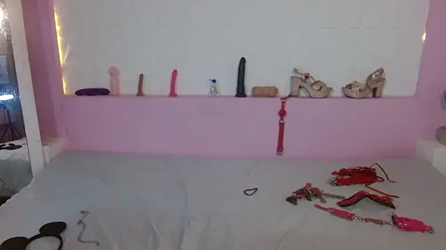 Sweetcristin online show from April 14, 2026, 2:50 am