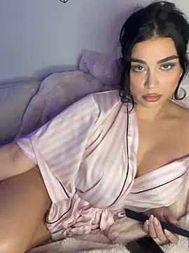 Celinaax online show from May 17, 2026, 5:27 am