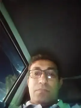 Snapshot of Royalk2030 chatting on February 14, 2026, 4:15 pm Royalk2030 online show from February 14, 2026, 4:15 pm