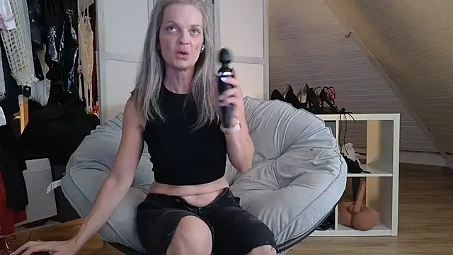 Snapshot of Sabdeluxe chatting on September 29, 2025, 9:58 am Sabdeluxe online show from September 29, 2025, 9:58 am