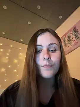 Snapshot of Emma_just chatting on March 21, 2025, 7:24 pm Emma just online show from March 21, 2025, 7:24 pm
