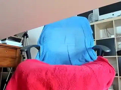 leccaleccafiga online show from February 5, 2025, 8:04 pm