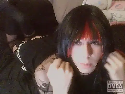 crystalxh online show from October 29, 2025, 4:53 pm