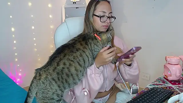 Gabi morales online show from November 12, 2025, 6:36 am