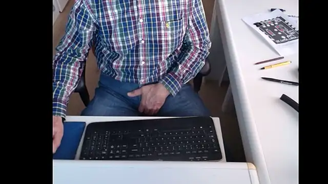 dutchpornking online show from February 28, 2025, 7:48 am