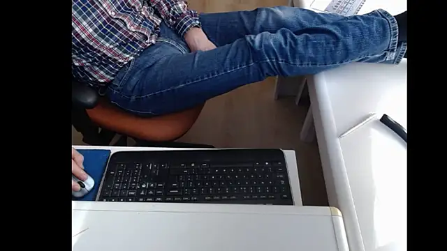 dutchpornking online show from March 4, 2025, 11:51 am