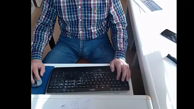 dutchpornking online show from March 6, 2025, 11:47 am