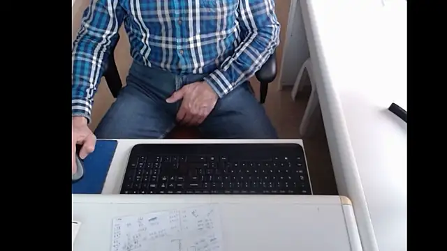 dutchpornking online show from March 11, 2025, 7:48 am