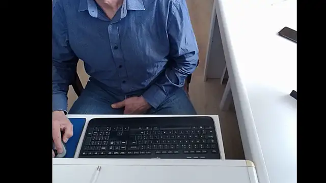 dutchpornking online show from March 22, 2025, 11:42 am