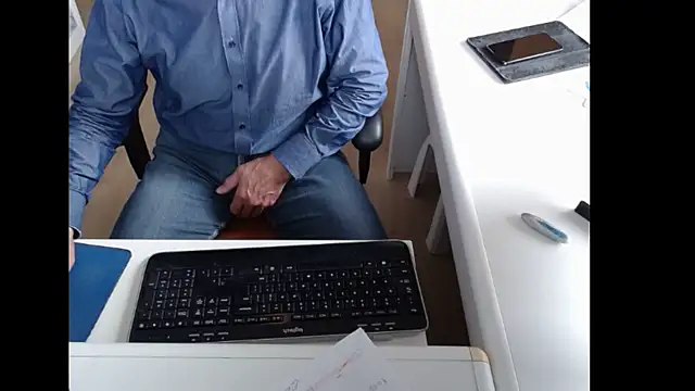 dutchpornking online show from September 21, 2025, 8:16 am