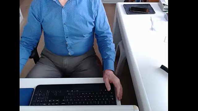 dutchpornking online show from January 17, 2026, 8:19 am