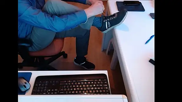 dutchpornking online show from March 2, 2026, 7:15 am