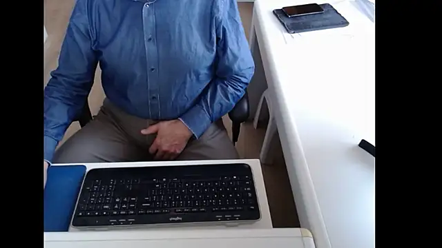 dutchpornking online show from March 29, 2026, 7:08 am