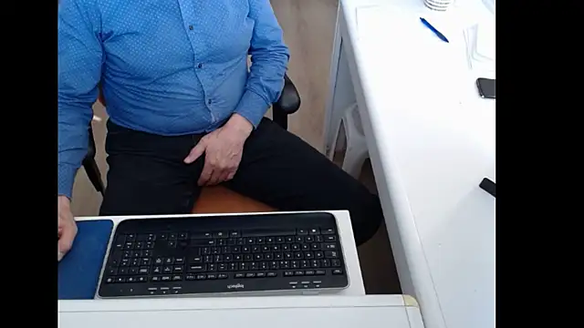 dutchpornking online show from April 1, 2026, 2:25 pm