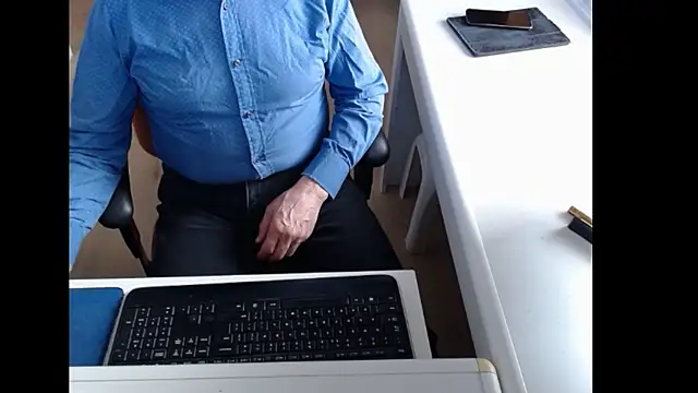 dutchpornking online show from April 14, 2026, 11:05 am