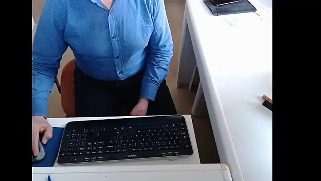 dutchpornking online show from April 17, 2026, 6:16 am