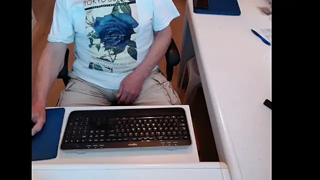 dutchpornking online show from June 3, 2026, 3:28 pm