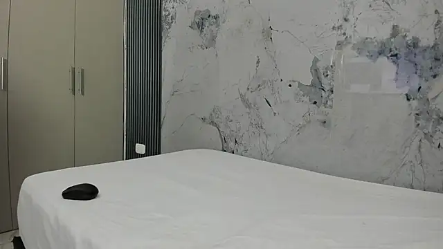 allyson cute1 online show from November 16, 2025, 12:33 pm