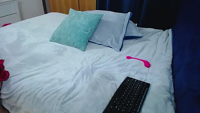 Snapshot of mondirty70 chatting on February 14, 2026, 7:49 am mondirty70 online show from February 14, 2026, 7:49 am