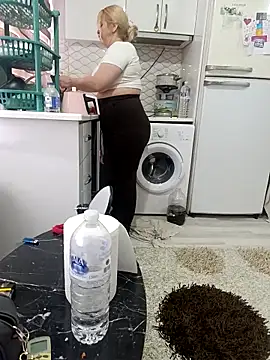 Snapshot of matbazell chatting on February 3, 2026, 2:22 pm matbazell online show from February 3, 2026, 2:22 pm