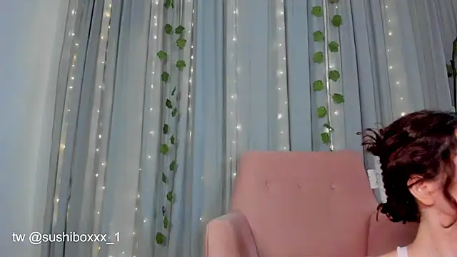 Snapshot of sushiboxxx chatting on December 19, 2024, 1:18 pm sushiboxxx online show from December 19, 2024, 1:18 pm